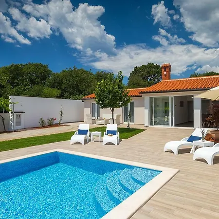Milemanda Villa *